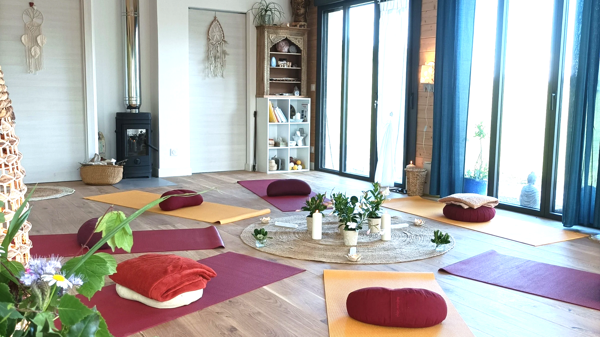 Retraite de Meditation de Pleine Conscience a Esquiule au Pays basque, vue sur les Pyrenees